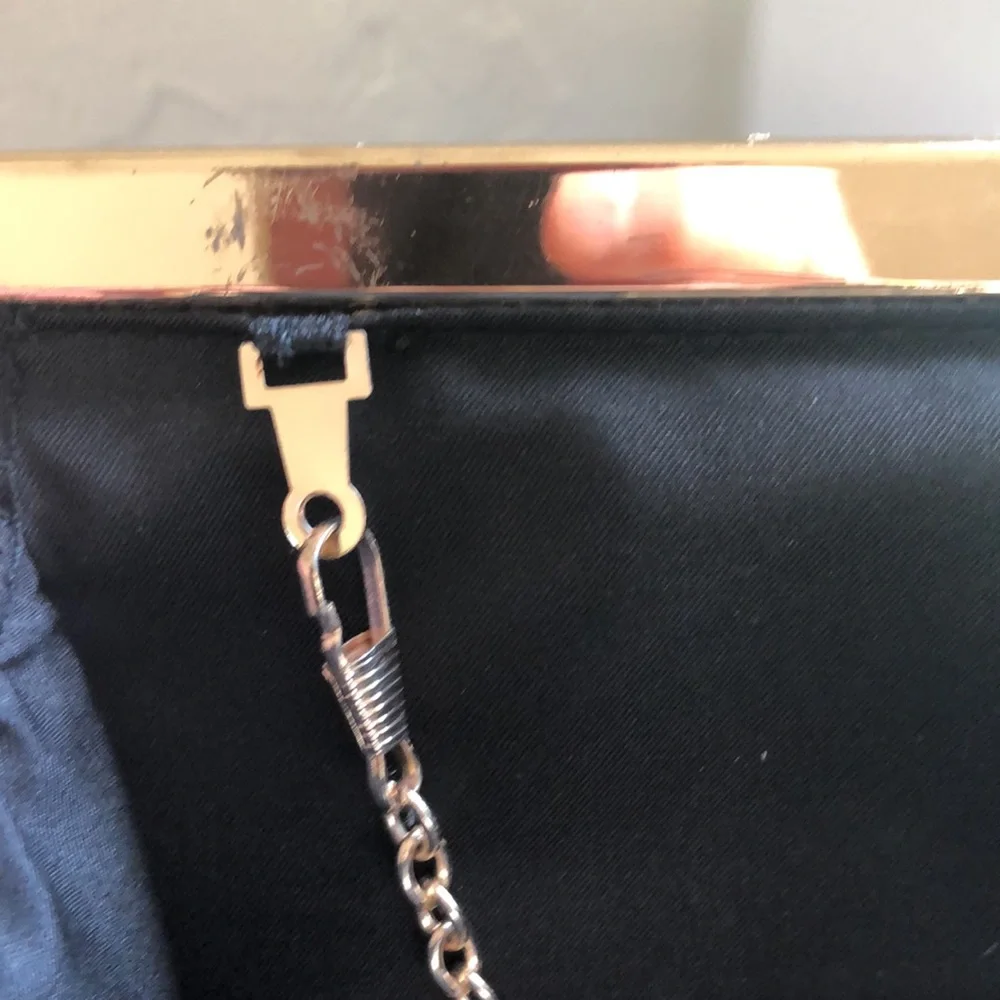 MMS gold metal and leather box clutch with cross body chain. OS - Picture 11 of 11